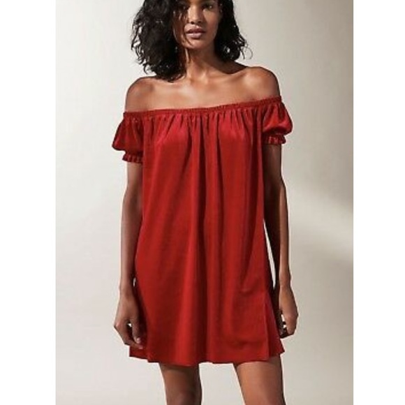URBAN OUTFITTERS red velvet off shoulder mini dress - Picture 1 of 6